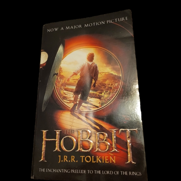 3 for $10 - Bundle of 4 books. The Hobbit, Avalon, Polaris, Illusion - Picture 5 of 10